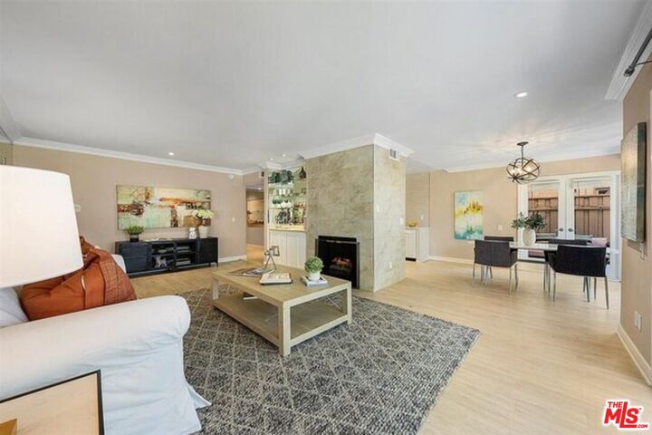 Property Photo:  2345 Roscomare Rd  CA 90077