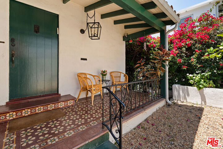 Property Photo:  7918 Hillside Ave  CA 90046 