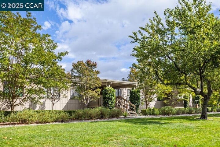 Property Photo: 1601 Canyonwood Ct 8 CA 94595