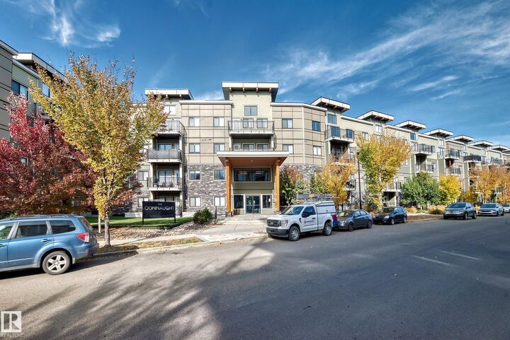 Property Photo:  560 Griesbach Parade Parade NW 440  AB T5E 6X1 