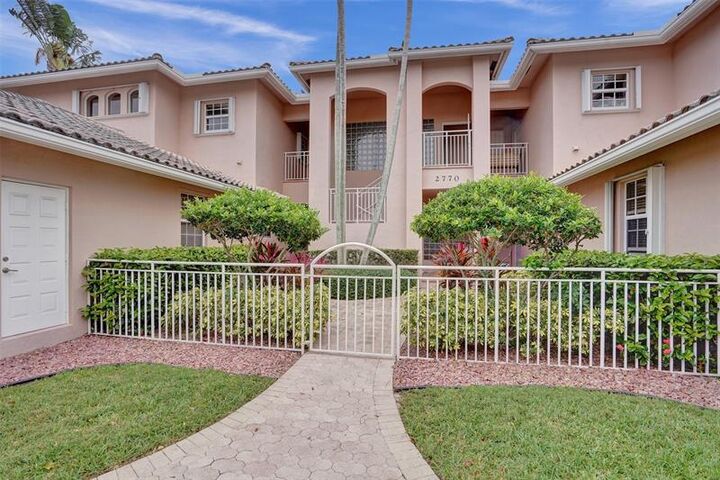 2770 NE 15th 201  Fort Lauderdale FL 33304 photo