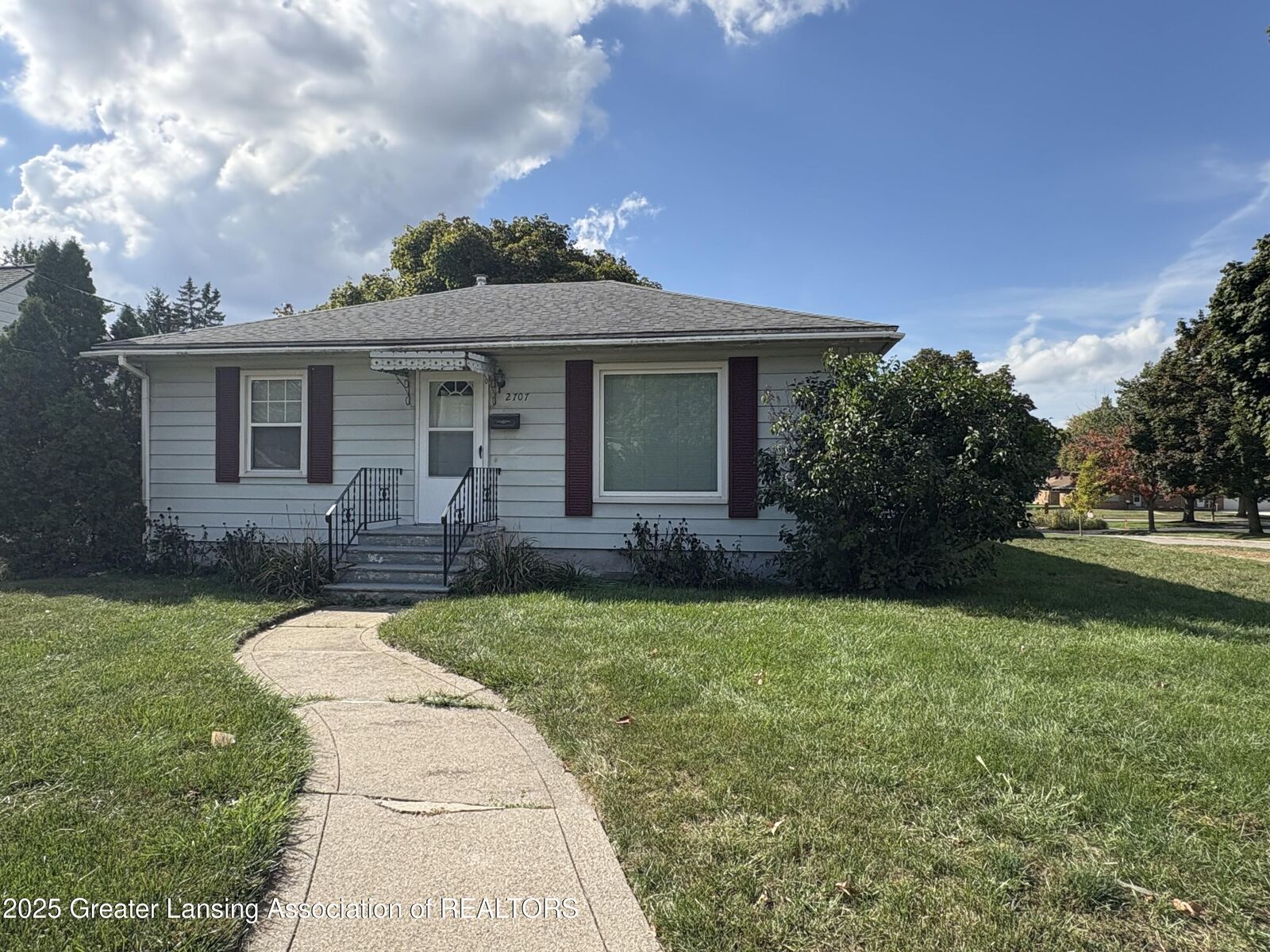 Property Photo: 2707 Eastern Avenue MI 49507