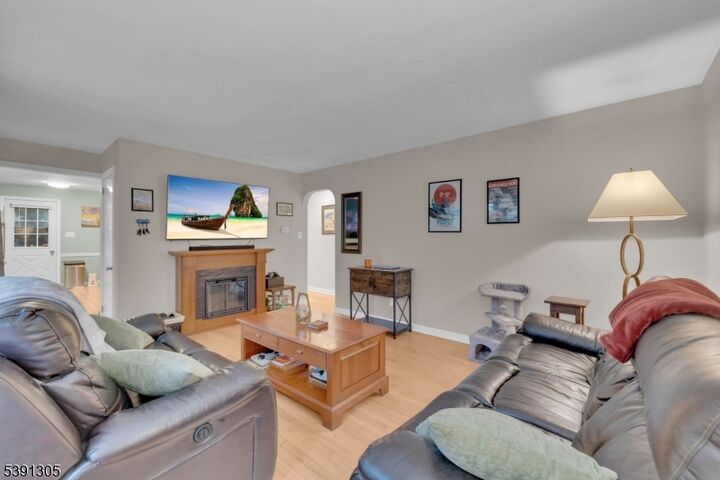Property Photo:  13 Iron Horse Dr  NJ 08551 