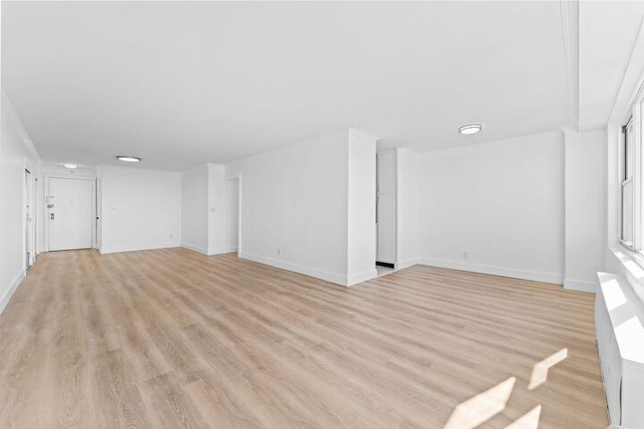 Property Photo: 10 Huron Ave 17F NJ 07306