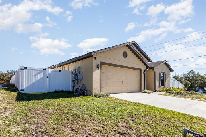 Property Photo: 104 Jasmine Circle FL 34759