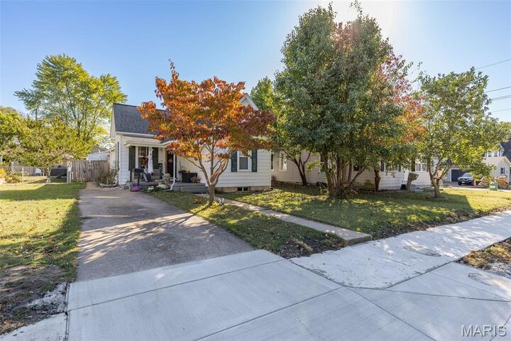 Property Photo: 302 N Taylor Avenue MO 63019