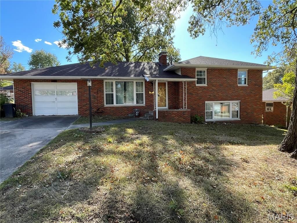 Property Photo:  2905 Gilbert Lane  IL 62002