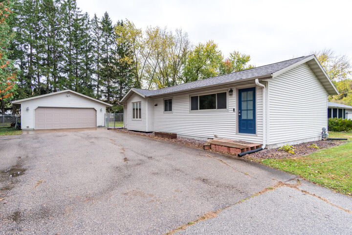 4930 County Road B -  La Crosse WI 54601 photo