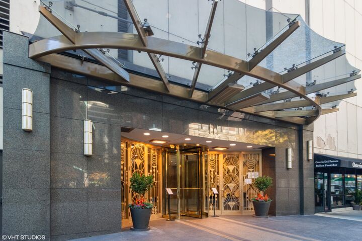 111 E Chestnut Street P5b-9  Chicago IL 60611 photo