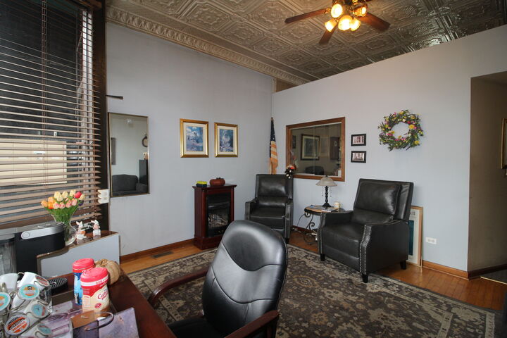 Property Photo:  2137 W Chicago Avenue  IL 60622 