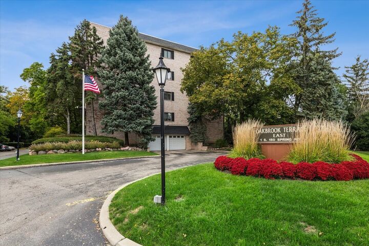 1S150 Spring Road 4L  Oakbrook Terrace IL 60181 photo