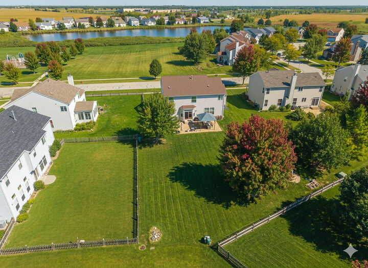 Property Photo: 2441 Haydn Street IL 60098