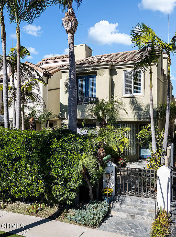 Property Photo:  411 22nd Street  CA 92648 
