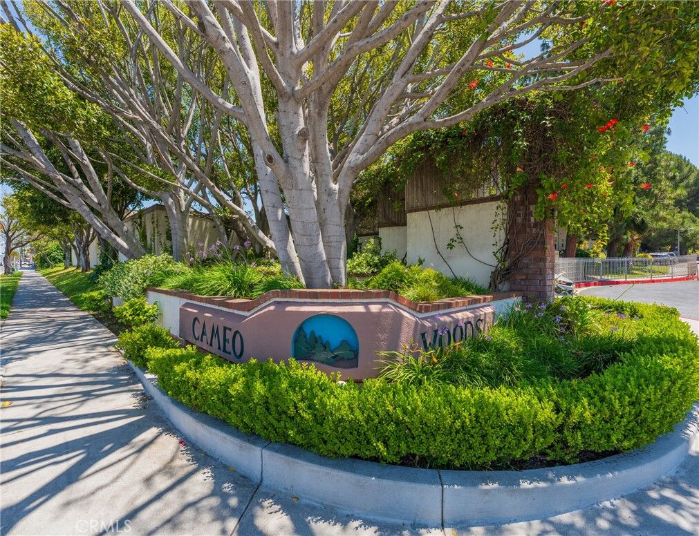 Property Photo:  5835 Bowcroft 2  CA 90016