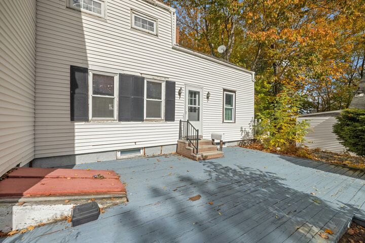 Property Photo:  140 Pleasant Street  ME 04357