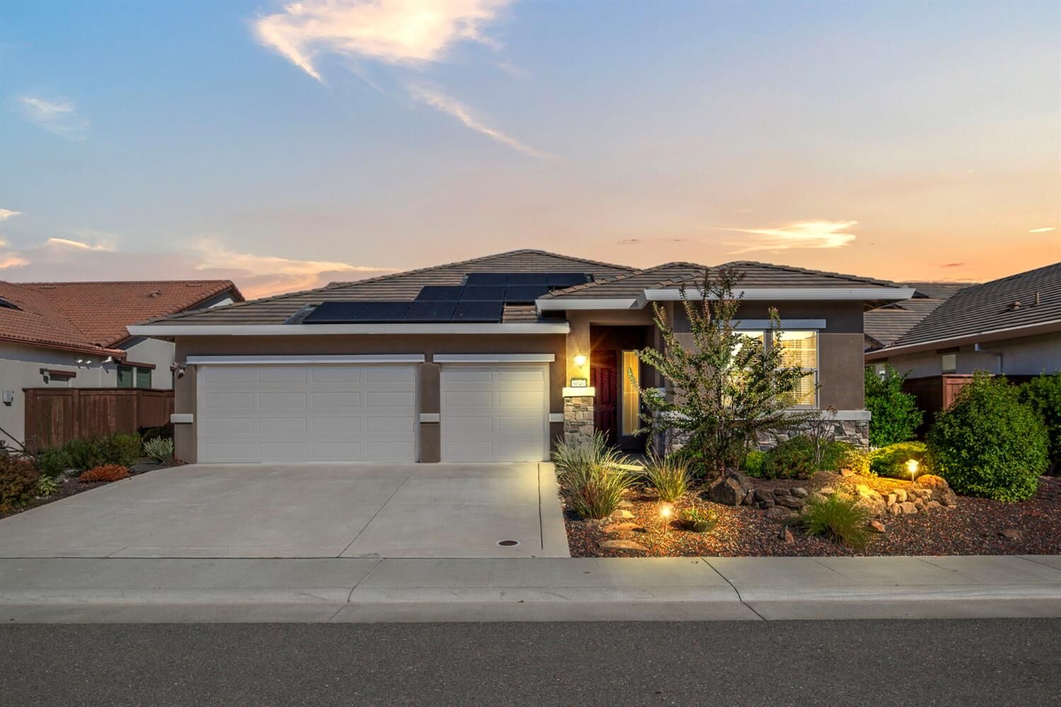 Property Photo:  6040 Garland Way  CA 95747 