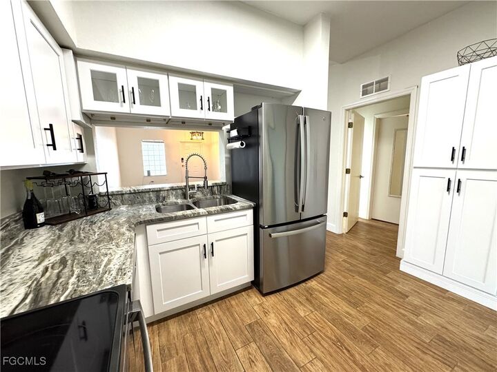 Property Photo:  8423 Bernwood Cove Loop 410  FL 33966 