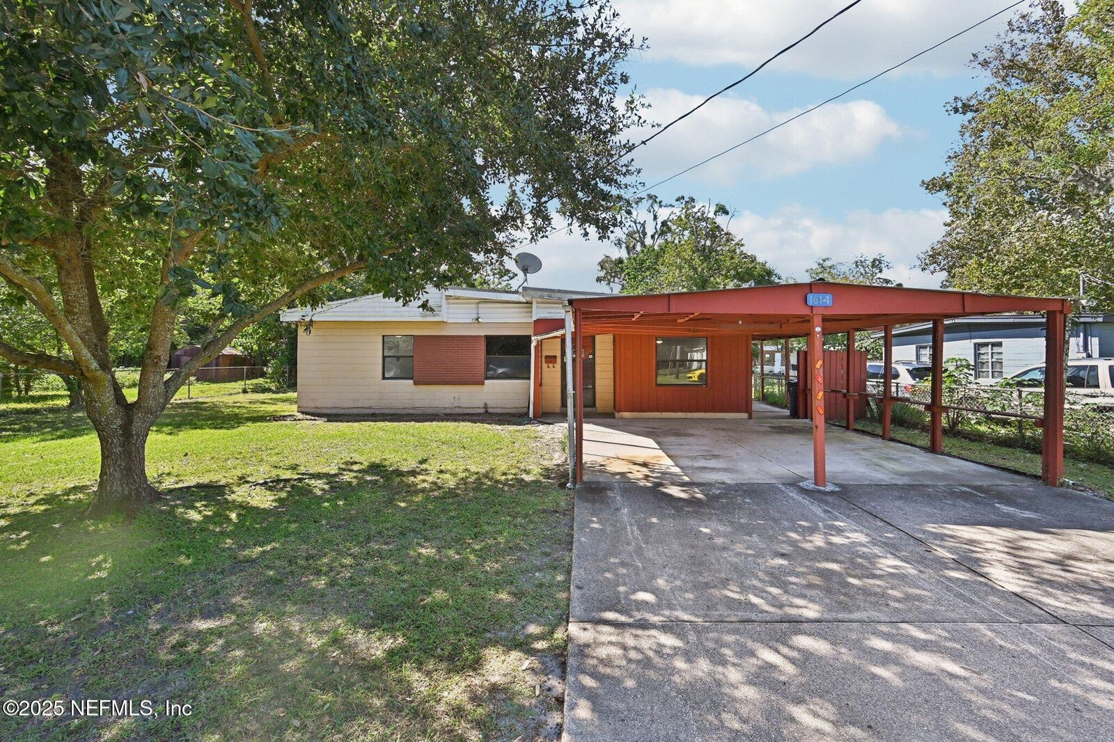 Property Photo: 1614 Loyola Drive N FL 32218