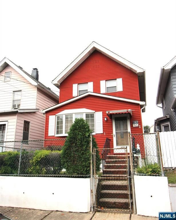 Property Photo:  425 Davis Avenue  NJ 07032