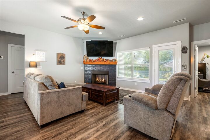 Property Photo: 367 N Tacoma Street AR 72730