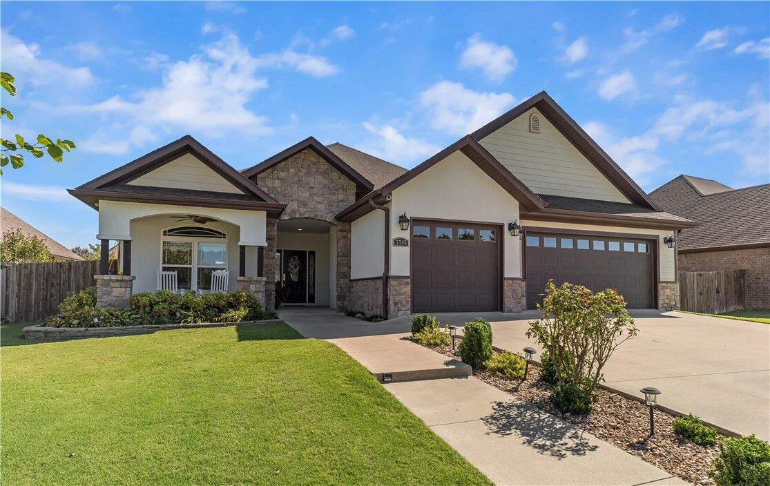 Property Photo: 3745 E Spyglass Hill Drive AR 72701