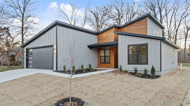 Property Photo: 3 Stoneleigh Lane AR 72715