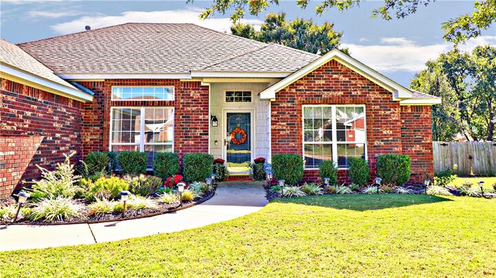 Property Photo: 1859 Lancaster Drive AR 72762