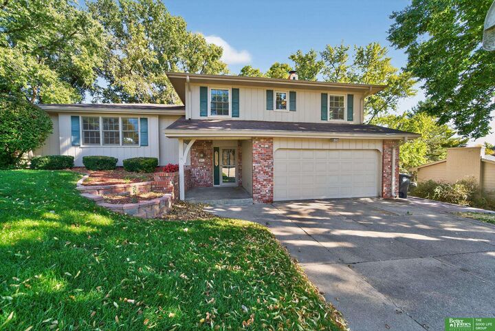 Property Photo:  827 S 121st Street  NE 68154 