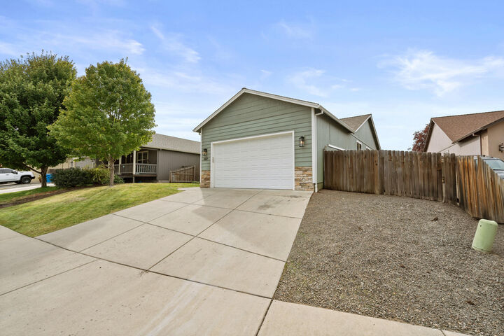 Property Photo: 507 Sienna Hills Drive OR 97524