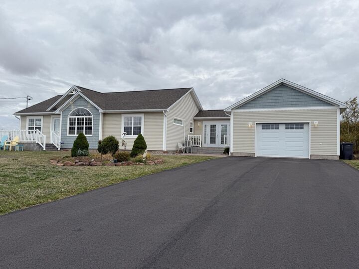 203 Dunes View Drive  Brackley Beach PE C1E 2R4 photo