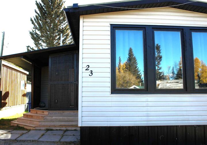 111 6 Street  SE 23  Sundre AB T0M 1X0 photo