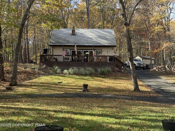 301 Sellersville Dr Drive  East Stroudsburg PA 18302 photo