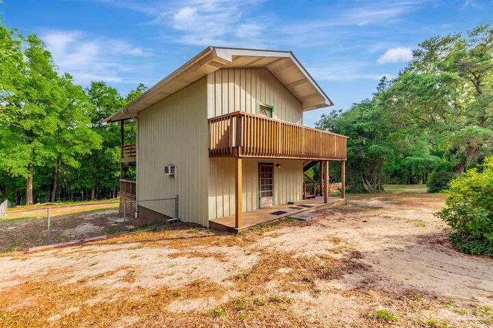 Property Photo: 11133 N Lakeview Dr FL 32583