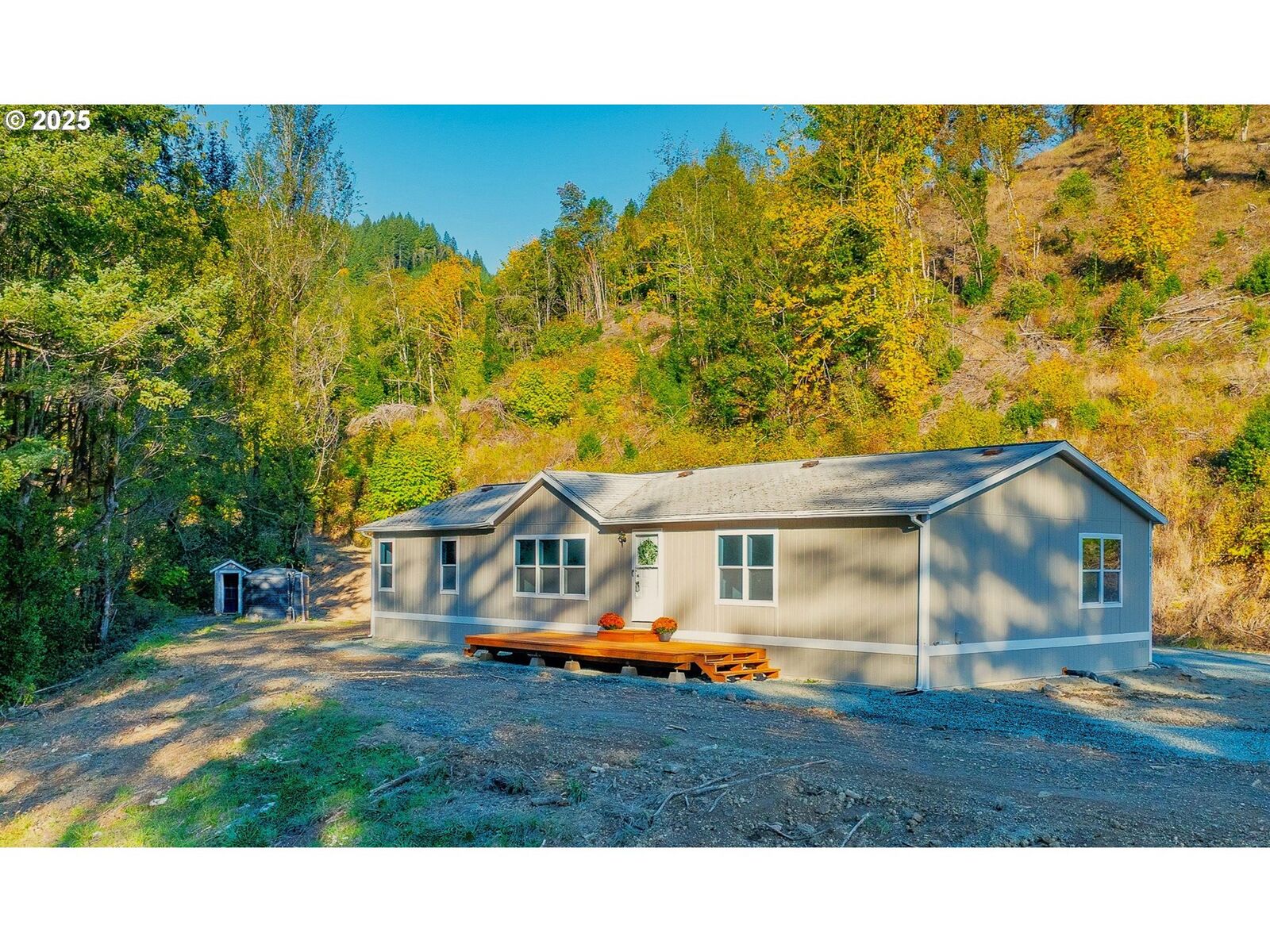 Property Photo: 20191 Highway 42 OR 97458