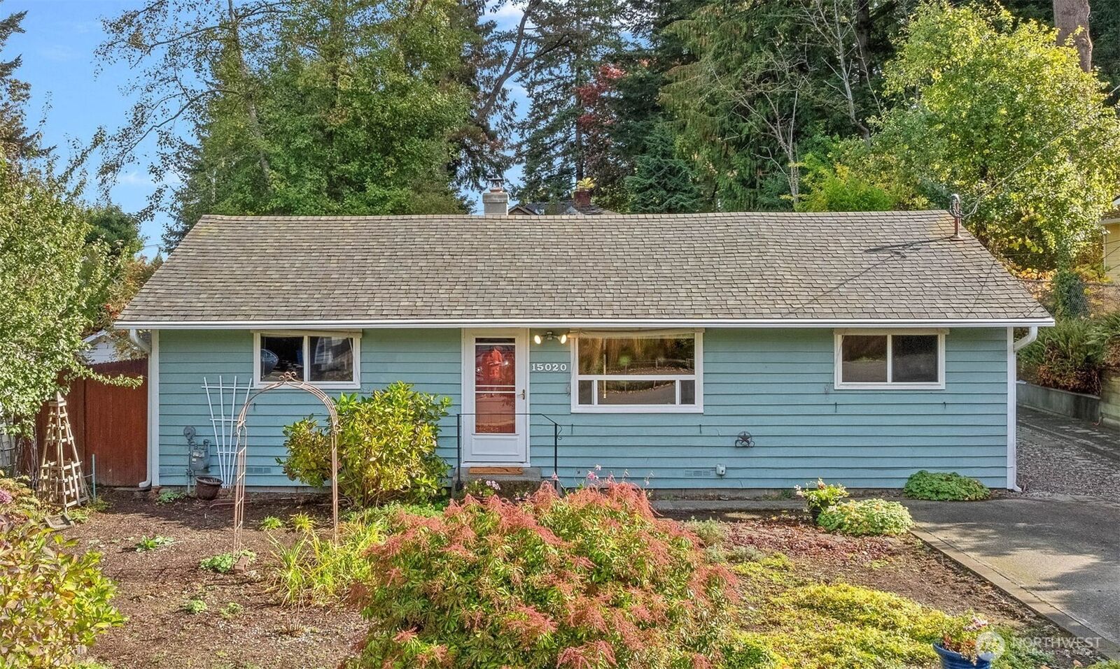 Property Photo: 15020 Densmore Avenue N WA 98133