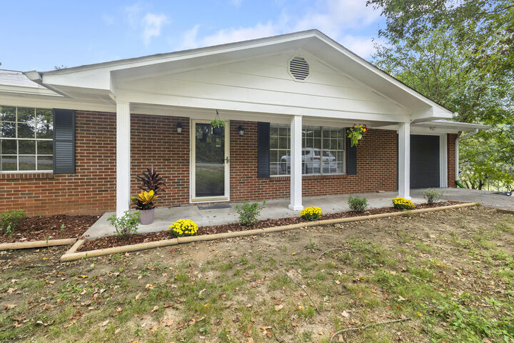 Property Photo:  809 Dockery Lane SE  TN 37323