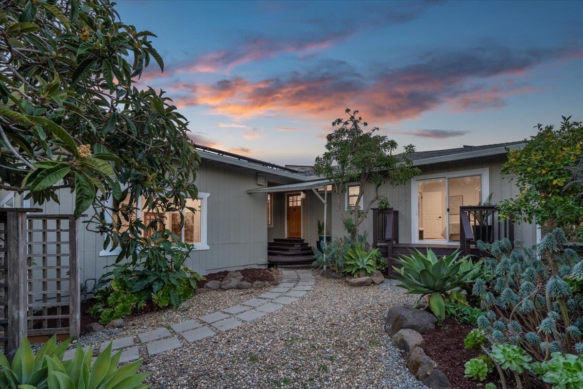 Property Photo:  204 Nathan Court  CA 95073