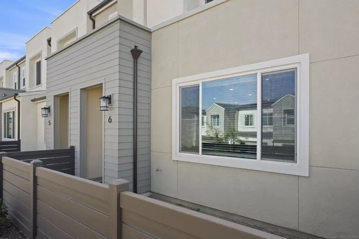 Property Photo: 763 Makani St 6 CA 91911