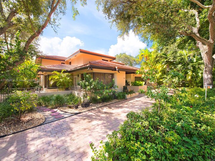 Property Photo:  7950 Old Cutler Rd  FL 33143 