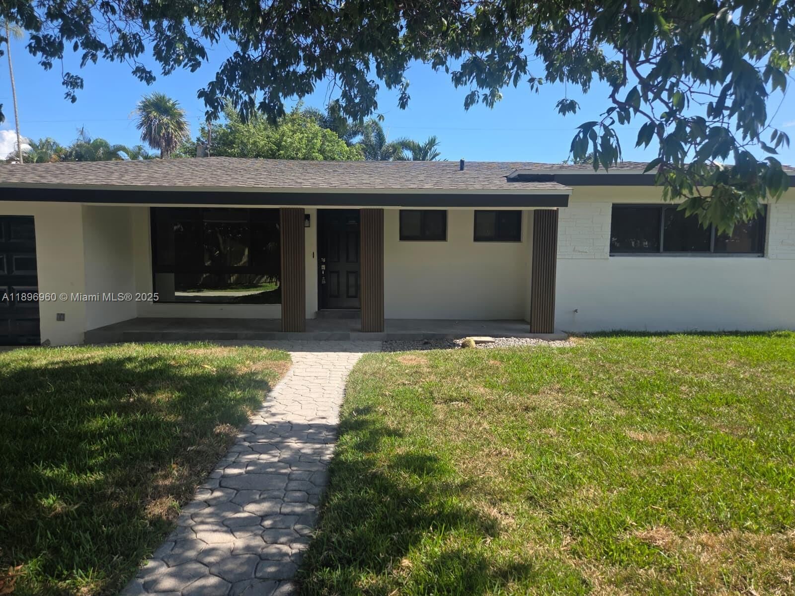 Property Photo: 2816 NE 18th Ter FL 33306