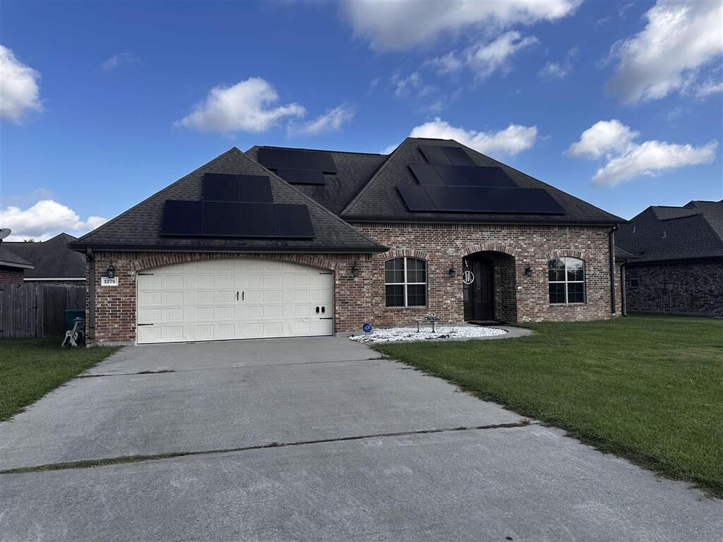 Property Photo: 1278 E Eagles Nest Drive E LA 70611