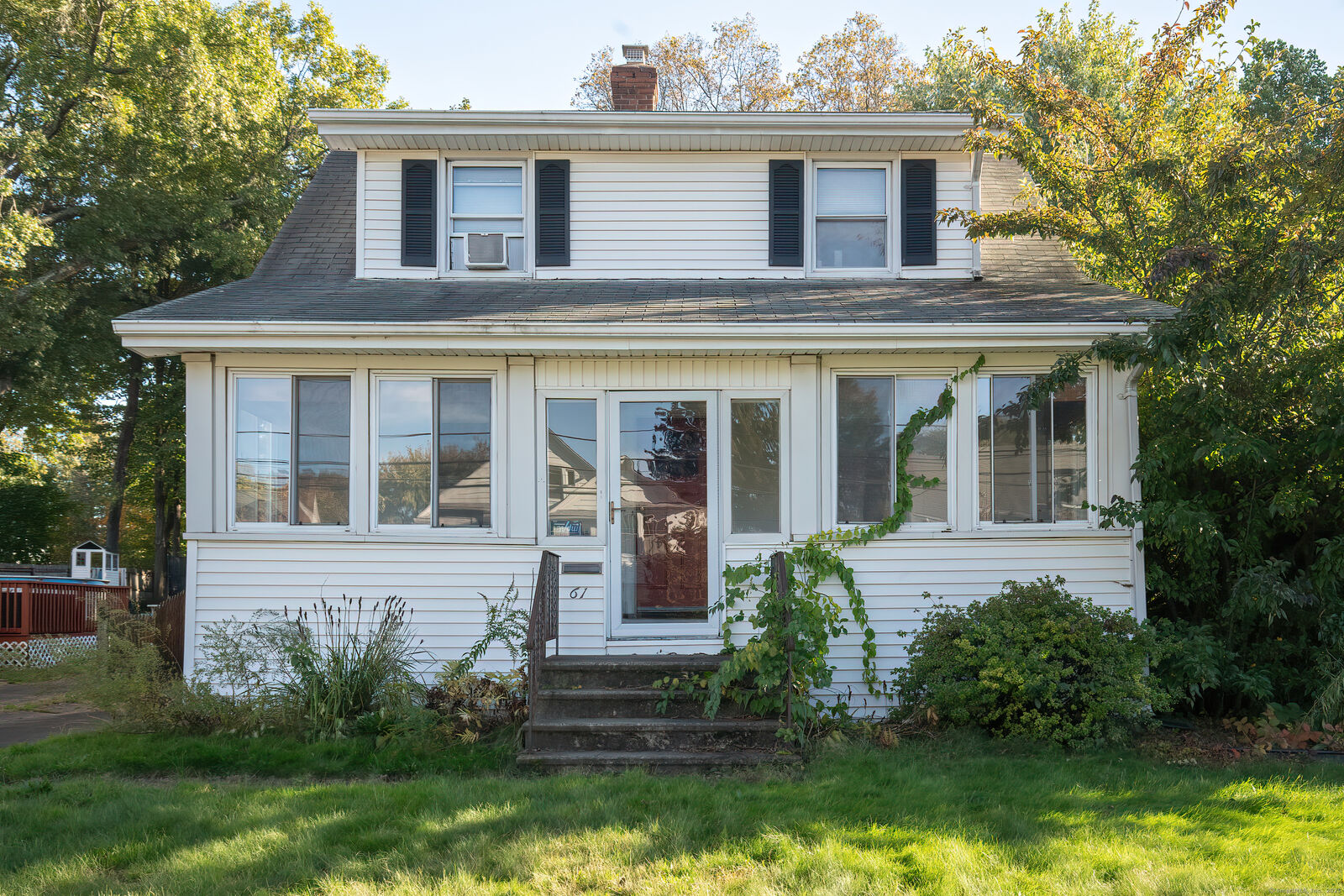 Property Photo: 61 Woodmere Road CT 06119