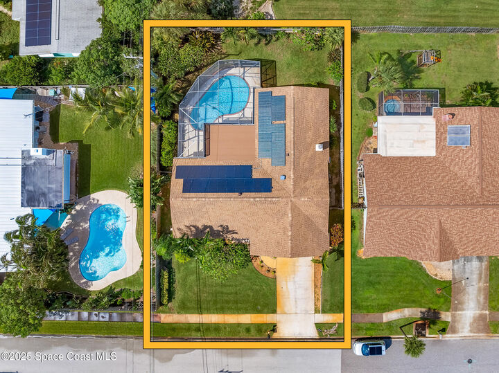 Property Photo:  550 Temple Street  FL 32937 