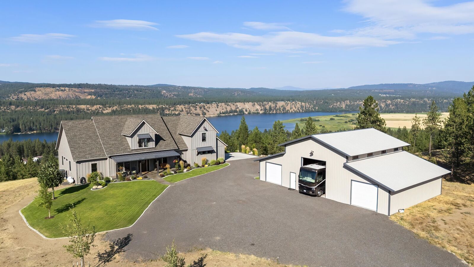 Property Photo: 18524 N Valley Rd WA 99026