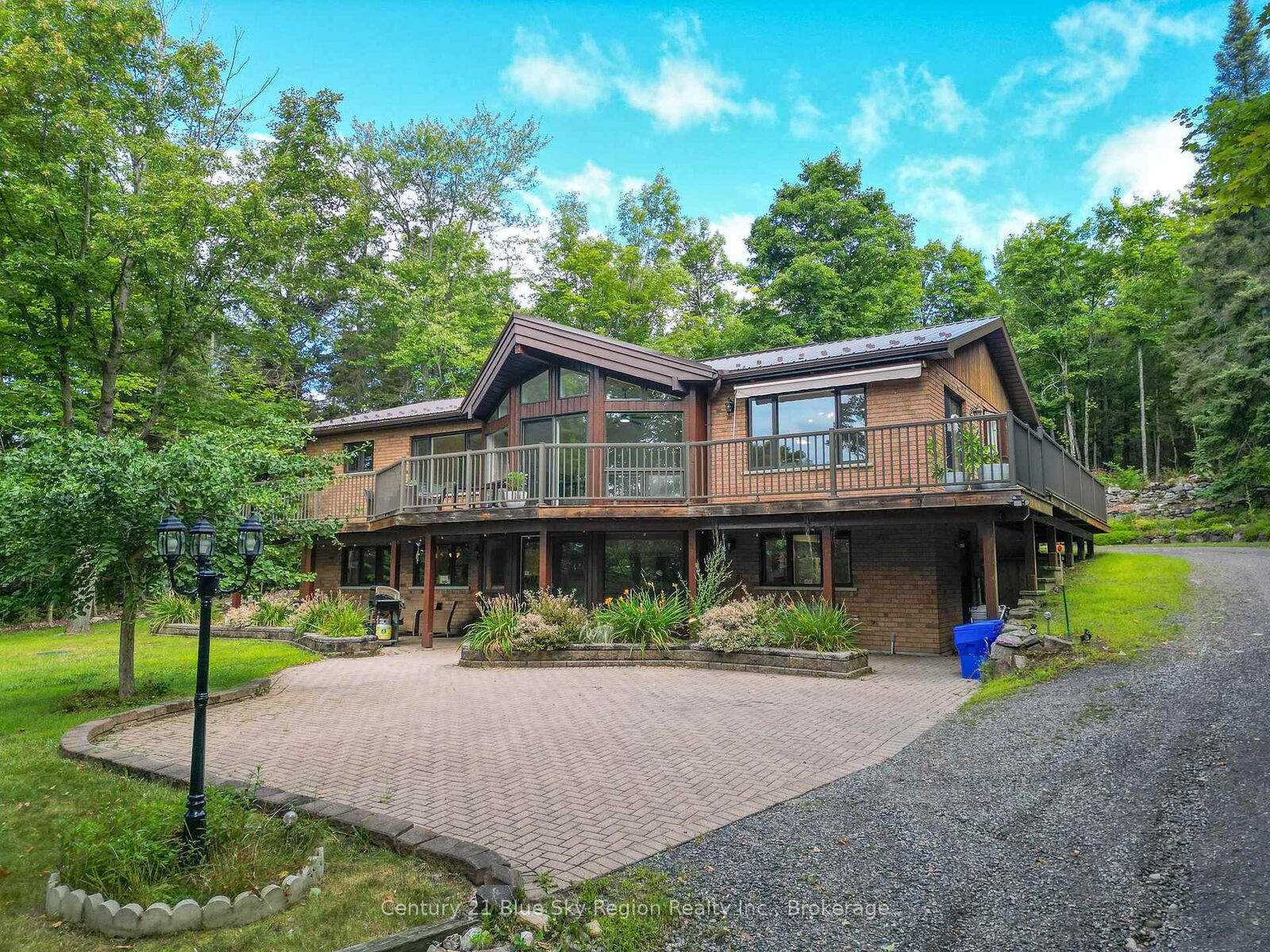 Property Photo:  708 Anita Avenue  ON P1B 8G4