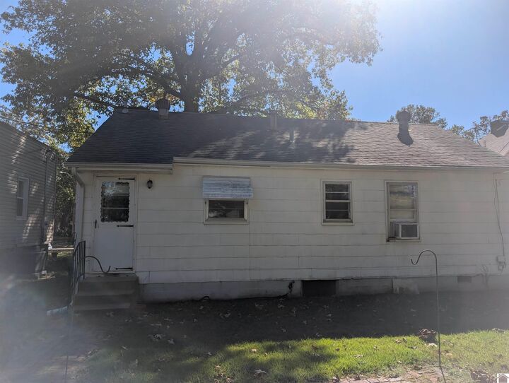 Property Photo:  2115 Monroe St  KY 42001 
