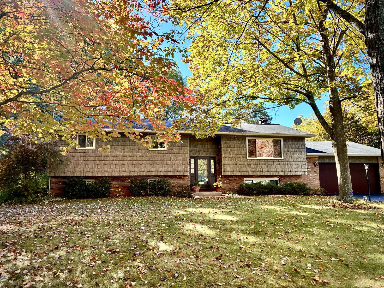 Property Photo:  2260 Woodview Drive  MI 49707 