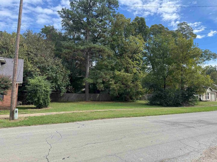 Property Photo:  814 Vine Street  AR 72401 