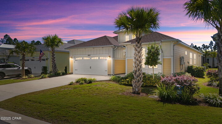 Property Photo: 8737 Coral Reef Way FL 32413
