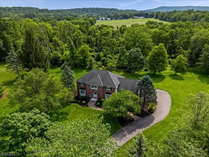 Property Photo:  7 Oxford Dr  NJ 08801